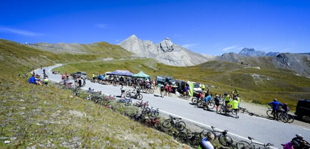 La Guida - Colle dell’Agnello, 1.500 ciclisti chiudono Scalate leggendarie 2025