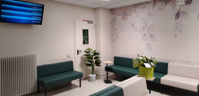 La Guida - Cambiano volto le sale di attesa del Day Hospital Oncologico