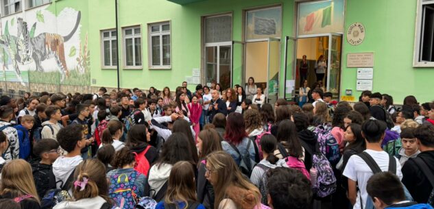 Suona la prima campanella della scuola La Guida - Suona la prima campanella della scuola