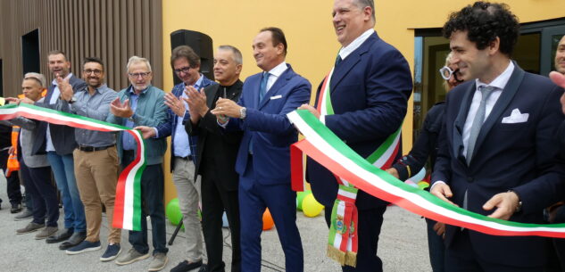 Inaugurazione del nuovo polo scolastico di Castelletto Stura (foto) La Guida - Inaugurazione del nuovo polo scolastico di Castelletto Stura (foto)