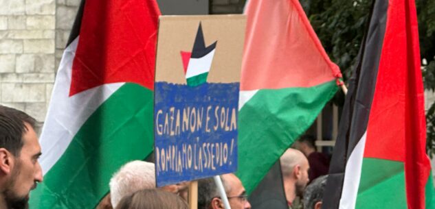 La Guida - Mobilitazione a Cuneo per Gaza City, manifestazione in Largo Audiffredi