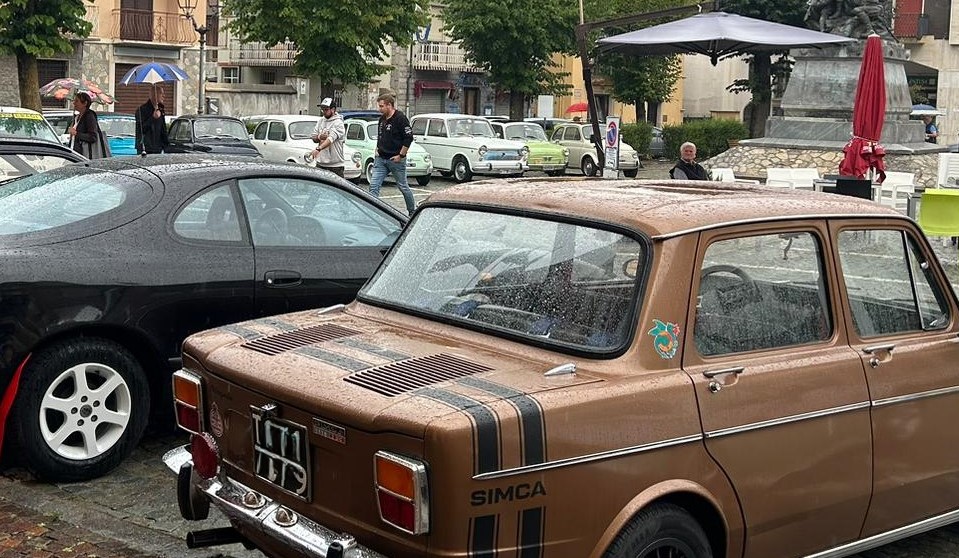 Raduno di auto sportive e “Disnâ ët la Madona” a Peveragno