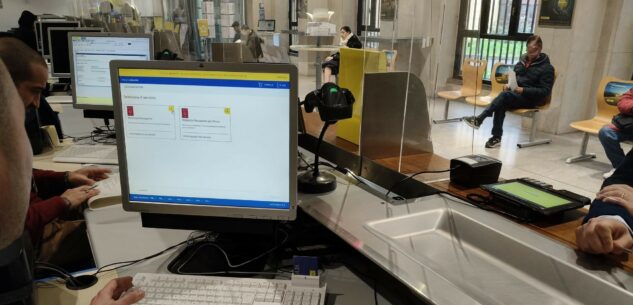 La Guida - Poste Italiane cerca operatori di sportello appartenenti alle categorie protette