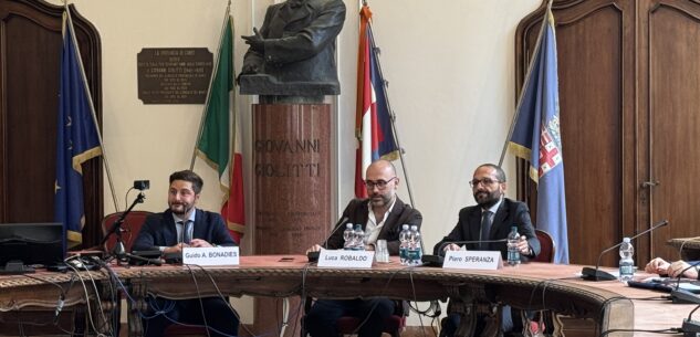 La Guida - Poste Italiane installa colonnine di ricarica nei piccoli Comuni