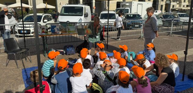 La Guida - Tanti studenti in piazza per il Cuneo Bike Festival (video)
