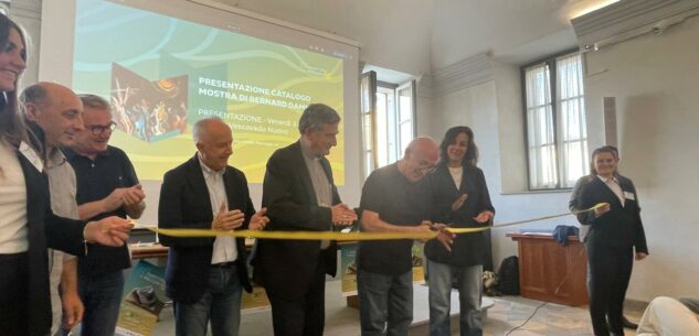 La Guida - Inaugurata la mostra “Il Sacro” di Bernard Damiano (fotogallery)