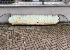 La Guida - Con la rimozione dell’insegna “Scuola Materna” Paesana perde un pezzo della sua storia