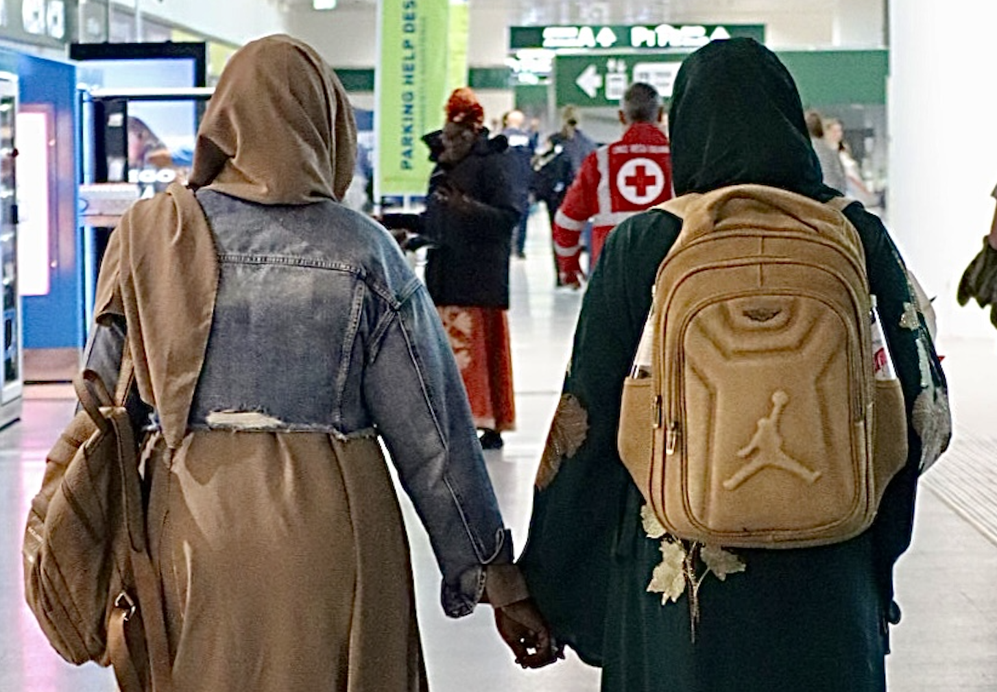 Mamma e figlia si ricongiungono dopo 12 anni di separazione