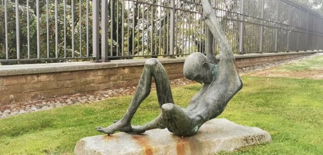 La Guida - Restauro dello stemma e della meridiana del castello di Carrù