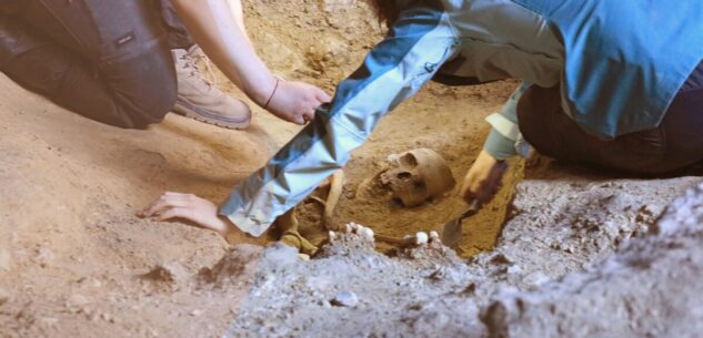 La Guida - Dagli scavi di Aisone la sepoltura di una donna di 500 anni fa