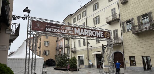 La Guida - Al via gli allestimenti per la Fiera del Marrone a Cuneo