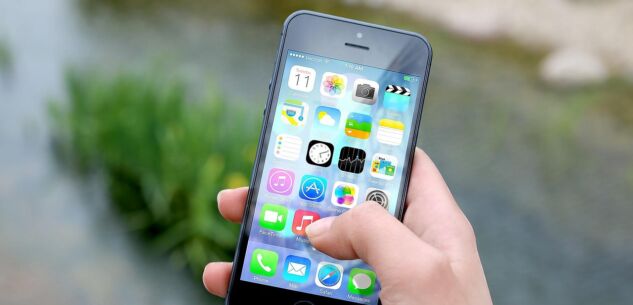 La Guida - Il sindaco che limita l’uso dello smartphone