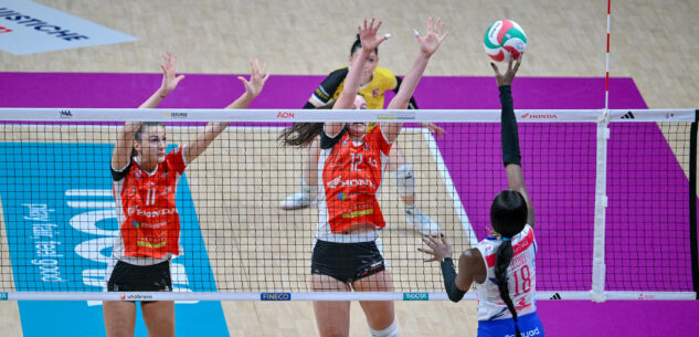 La Guida - Volley A1/F: troppa Milano per Cuneo, che cede 1 a 3