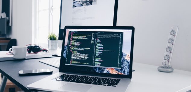 La Guida - Giornalismo e verità: la sfida delle fake news nell’era digitale