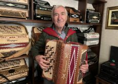 La Guida - “O il motorino o la fisarmonica”