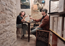 La Guida - “Döi Crutin – Wine Shop”, aperitivi e degustazioni a Neive