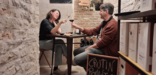 La Guida - “Döi Crutin – Wine Shop”, aperitivi e degustazioni a Neive