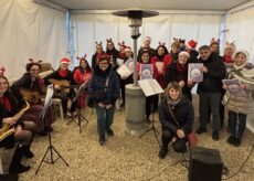 La Guida - Babbo Natale al Bosco e in moto per aiutare i piccoli guerrieri della Tin