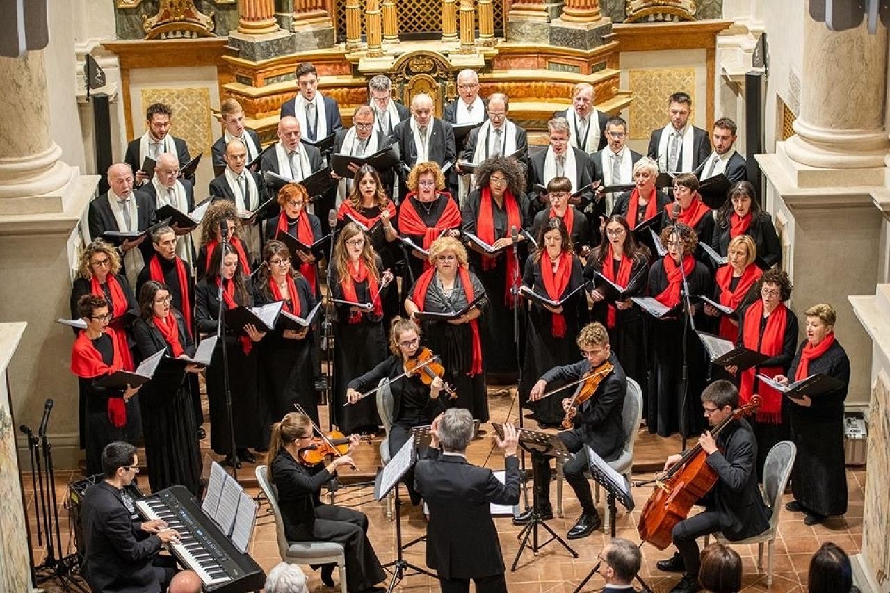 A Rifreddo il concerto dei Polifonici del Marchesato per i 25 anni di “Dal Monviso al Brasile”