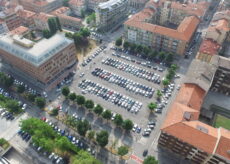 La Guida - Parcheggi zona ospedale, piazza dell’Inps e multipiano: scoppia il caso