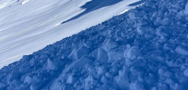 La Guida - Valanga a Bellino, due scialpinisti travolti dalla neve