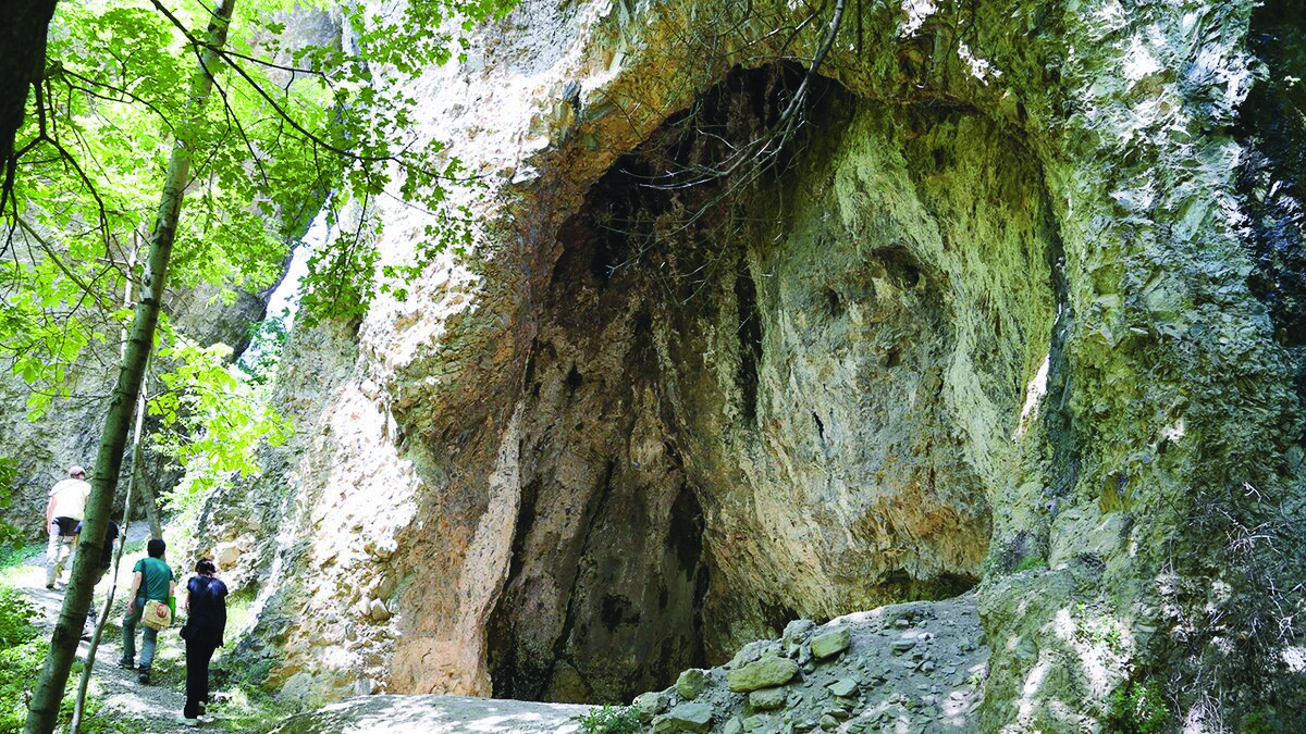 Il "Riparo 10" delle Grotte di Aisone