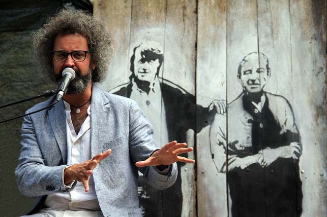 Roumiage 2020 – Simone Cristicchi chanto/canta per Fabrizio De André e Sergio Arneodo