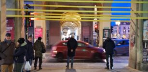 La Guida - Piazza Galimberti, fasce gialle per l’arco su corso Soleri