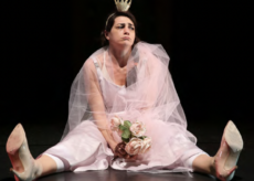 La Guida - Sul palco di Santachiara racconti di povertà e identità