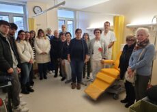 La Guida - Famiglie e associazioni donano tre poltrone all’Ematologia dell’ospedale Santa Croce e Carle