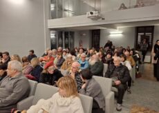 La Guida - Boves, in tanti allo spettacolo teatrale “Viaggio ad Auschwitz”