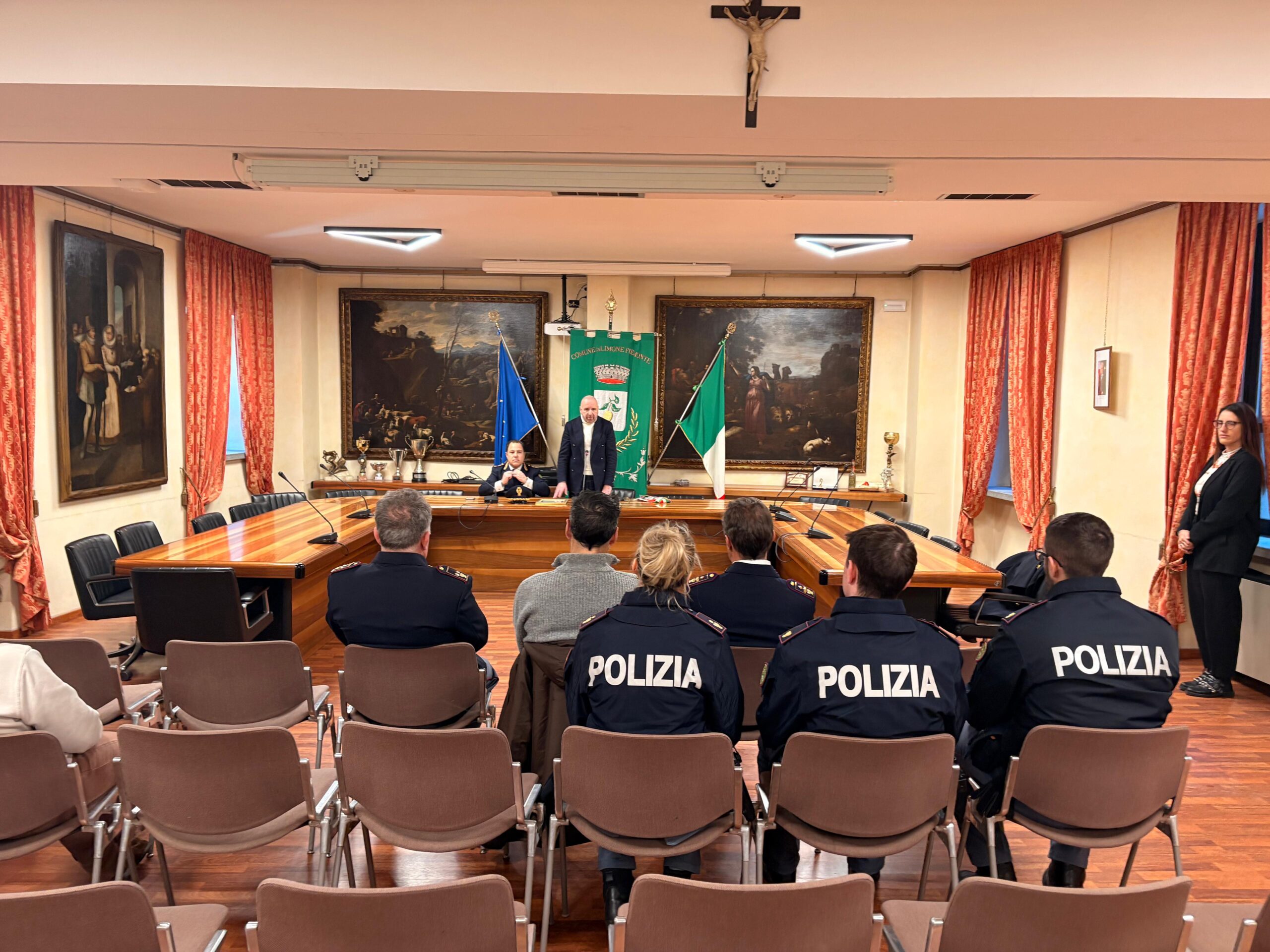 Encomio solenne a due operatori della Polizia di Stato