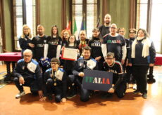 La Guida - Il Comune di Alba consegna una targa all’associazione “Le Nuvole”