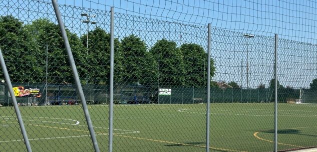 La Guida - Revello investe nello sport: lavori per rifare il campo in erba sintetica