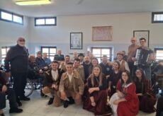 La Guida - Le maschere di Busca in visita alle Rsa