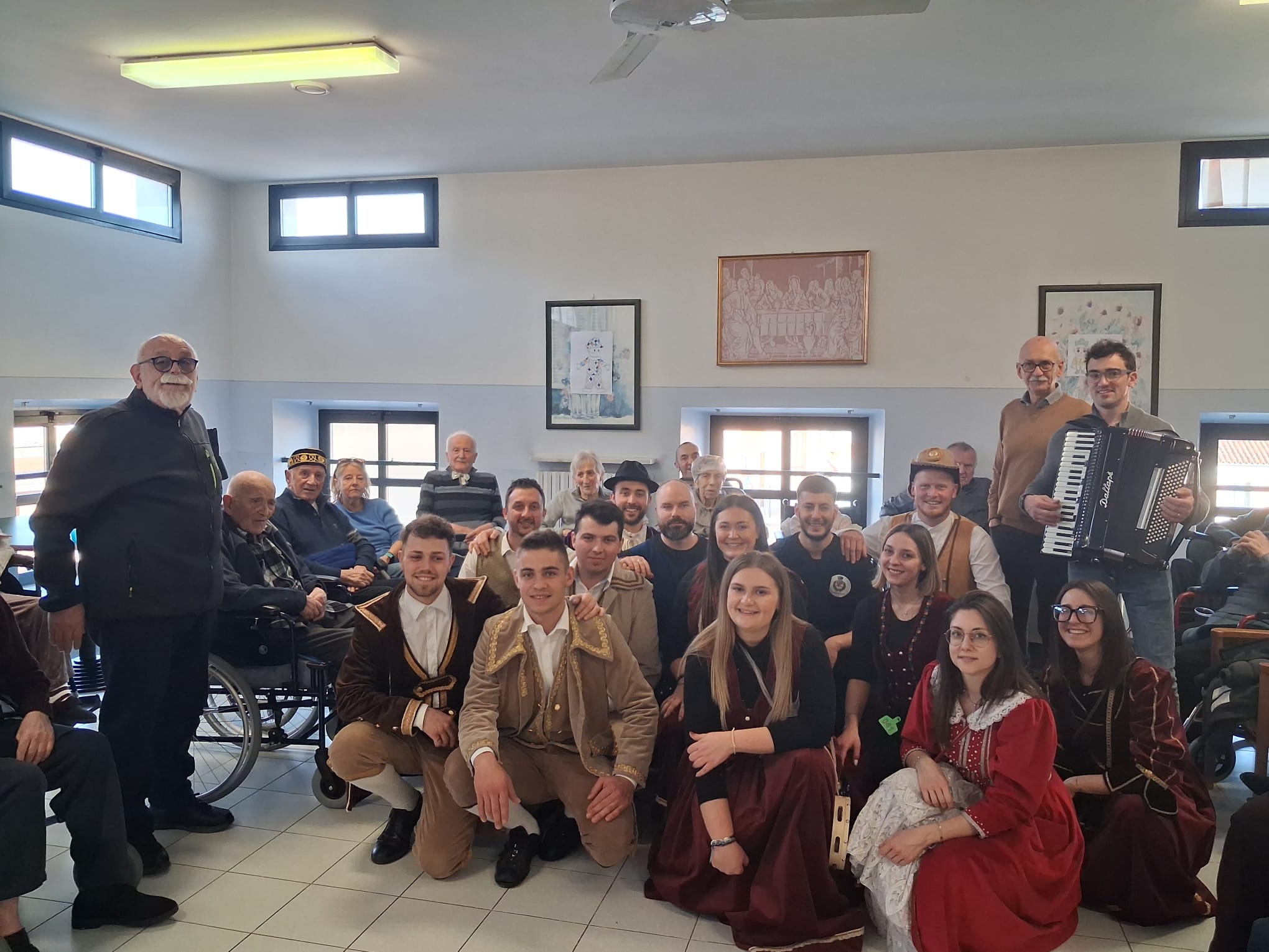 Micun, Micunetta e la corte in visita all'Ospedale civile e al SS Annunziata