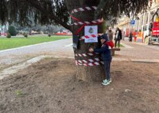 La Guida - Cresce il dissenso, in tanti in piazza Europa chiedono di fermarsi con una protesta pacifica (video)