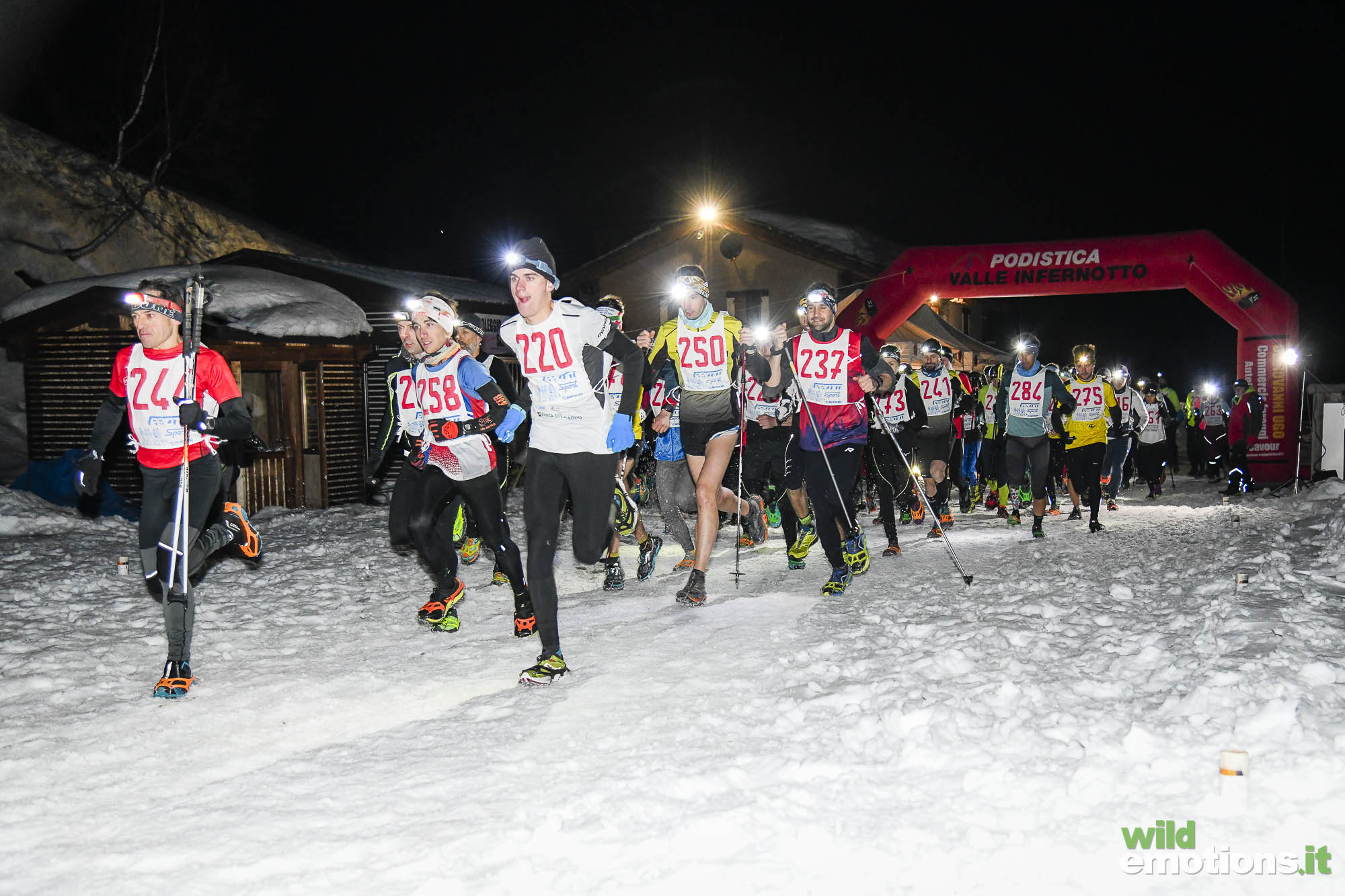 Correre di notte sulle nevi di Pian Munè (1)