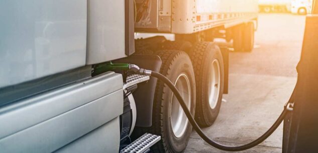 La Guida - Caro carburanti, le imprese dell’autotrasporto minacciano lo stop