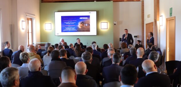 La Guida - Macchine agricole, innovazione e mercati esteri al centro dell’assemblea di Arproma