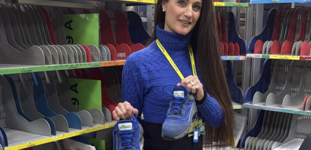 La Guida - Le scarpe dei portalettere cuneesi trasformate in pavimenti antitrauma per i bambini