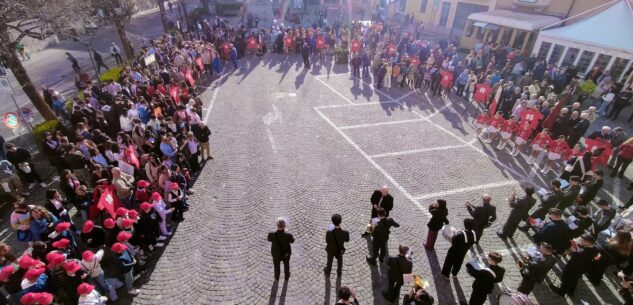 La Guida - In tantissimi a Peveragno per le leve dell’1 e del 6 (foto e video)