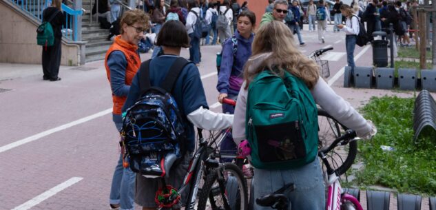 La Guida - “Bike To School”, 450 ciclopatenti distribuite ai giovani studenti