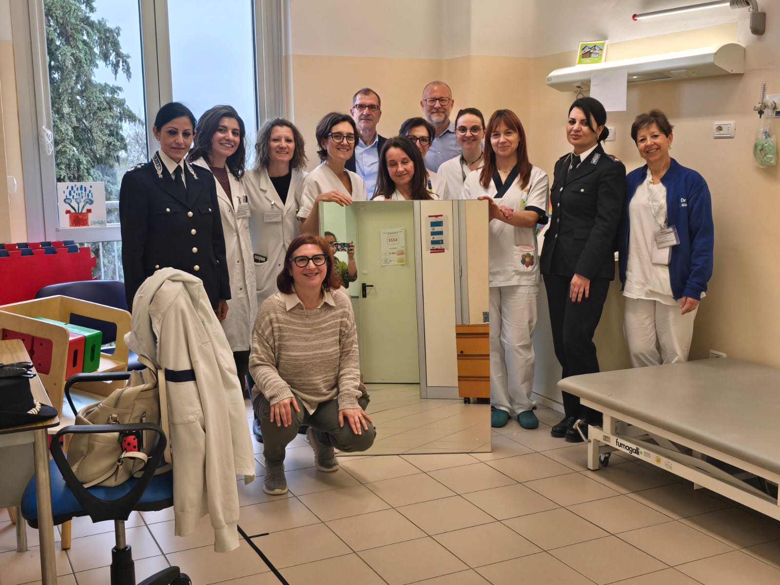 Donazione della Polizia penitenziaria alla Neuropsichiatria Infantile del Santa Croce