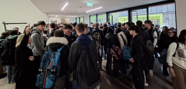 La Guida - Primo giorno di scuola nella nuova sede del Baruffi a Mondovì
