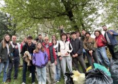 La Guida - Raccolta rifiuti e pulizia al Parco Fluviale con Il Rotaract Club Cuneo