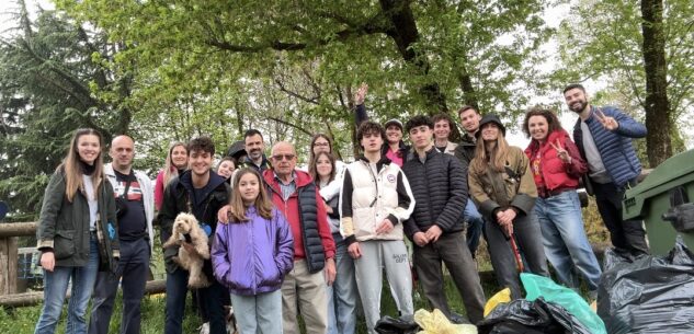La Guida - Raccolta rifiuti e pulizia al Parco Fluviale con Il Rotaract Club Cuneo