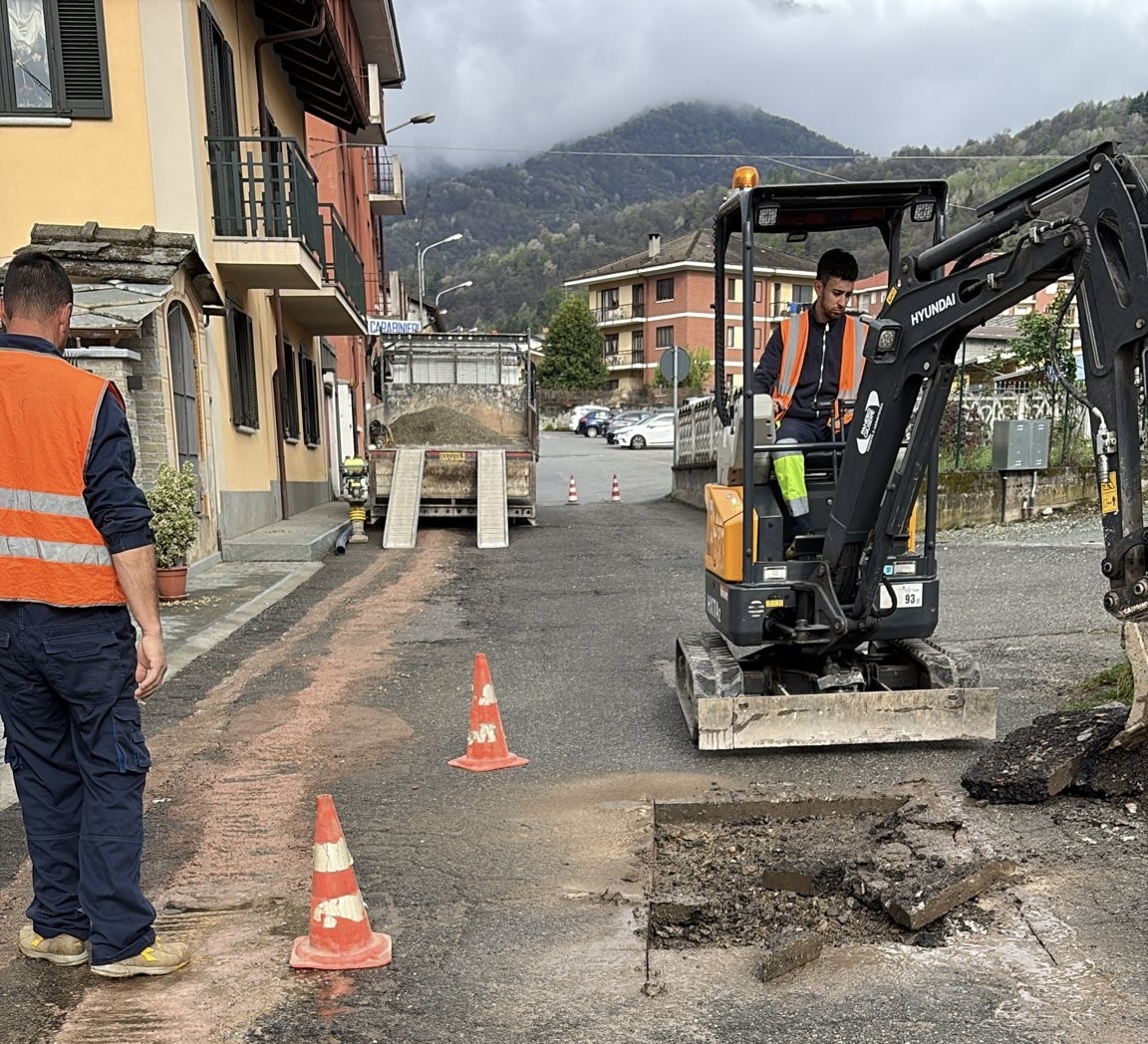 Paesana, riparata la perdita in via Reinaud