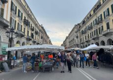 La Guida - Folla a Cuneo per un assaggio di primavera