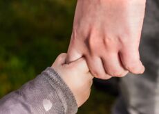La Guida - Ogni volta che un essere umano utilizza la propria forza  per fare del male a chi è più debole… si allontana dall’umanità
